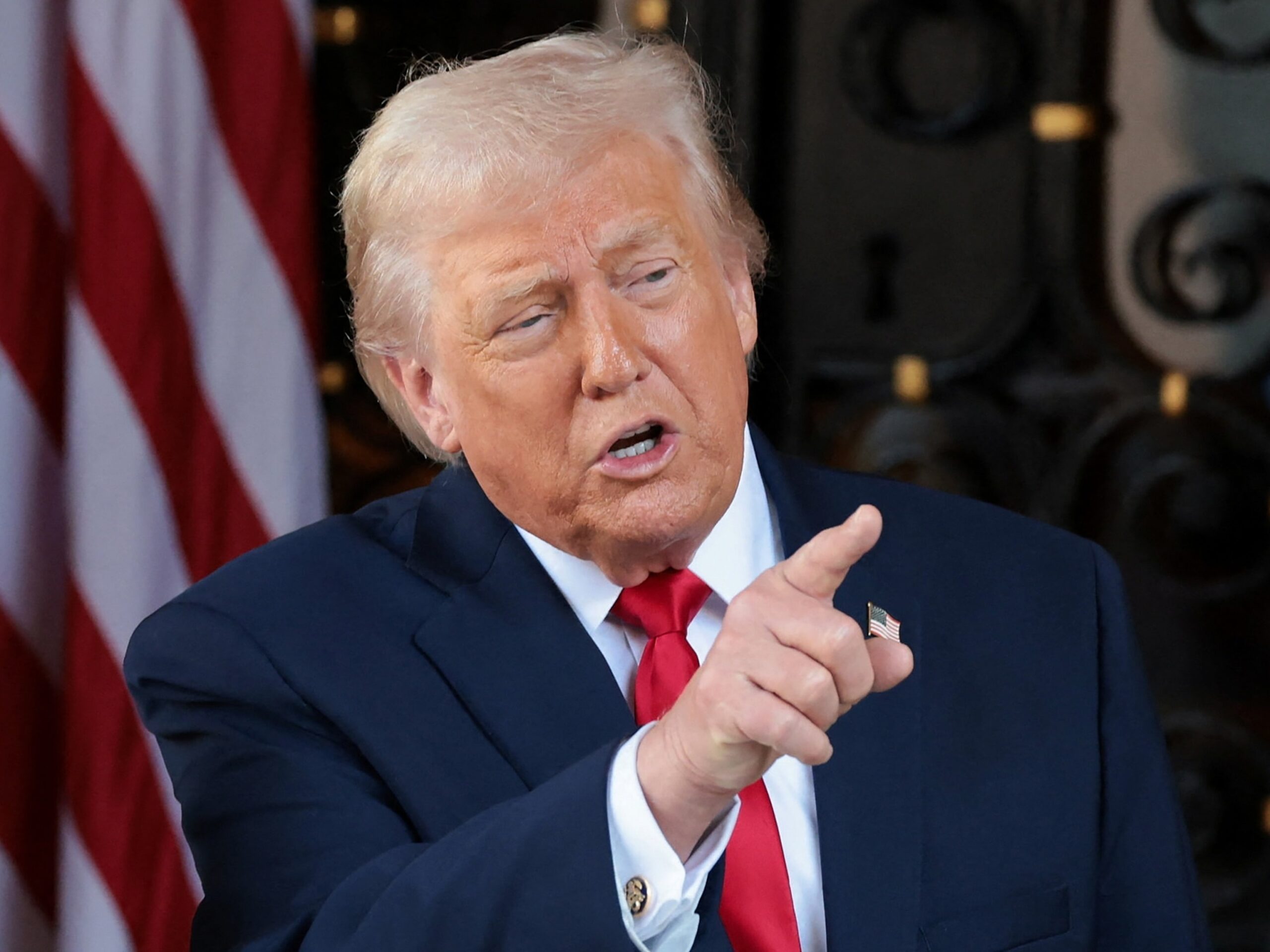 ប្រធានាធិបតីសហរដ្ឋអាមេរិក ឌណល ត្រម